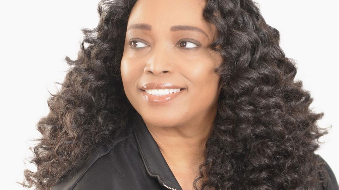 Dara Starr Tucker Examines the Power of the Present